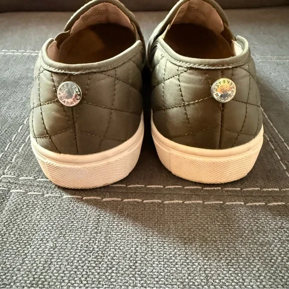 Steve Madden Olive Green Quilted Slip On Loafers - Picture 4 of 7